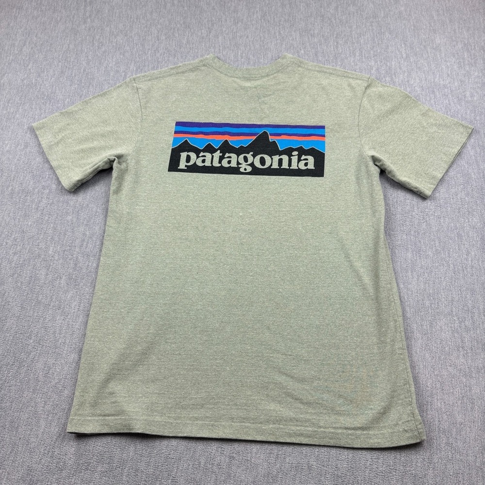 Patagonia P-6 Logo Shirt Mens Small Green Responsibili-Tee Cotton Casual‎ 39174